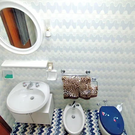 Specchieri Apartman *